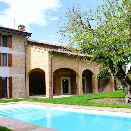 Villa Finetta - Tabiano Castello Country Villas سالسوماجّوري تيرمي المظهر الخارجي الصورة