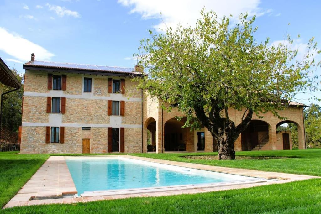 Villa Finetta - Tabiano Castello Country Villas سالسوماجّوري تيرمي المظهر الخارجي الصورة