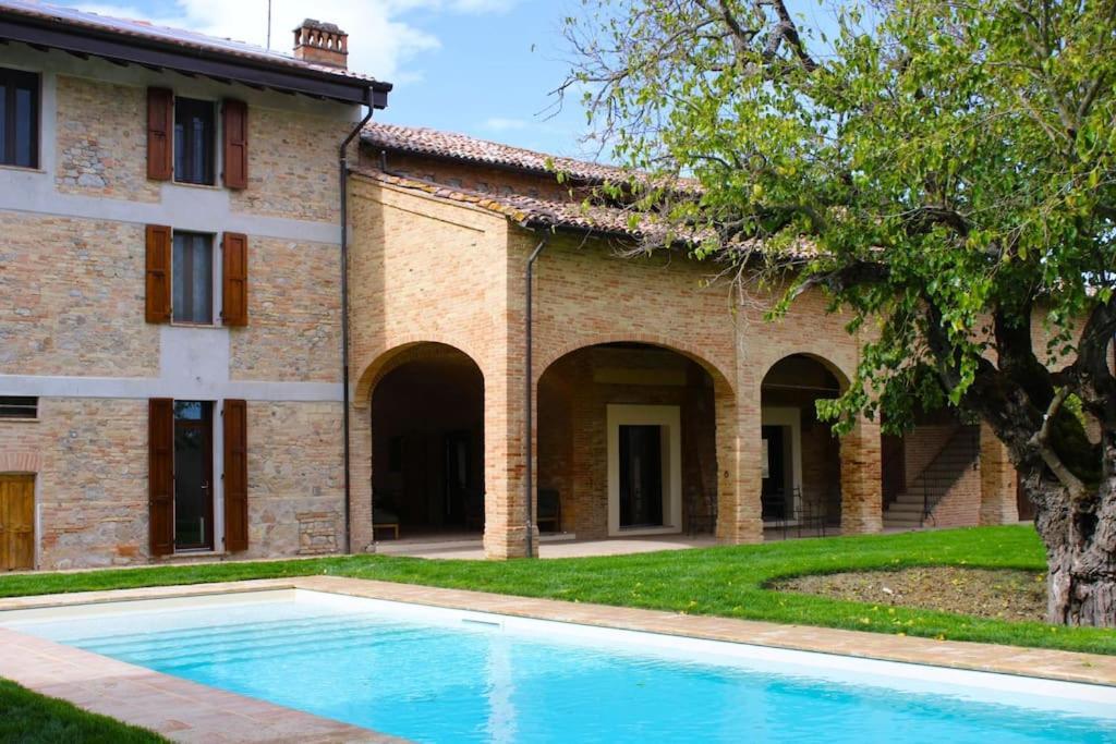 Villa Finetta - Tabiano Castello Country Villas سالسوماجّوري تيرمي المظهر الخارجي الصورة